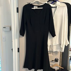 Max Mara knee length 3/4 sleeve dress Cinched waist. Side zipper. Attached slip